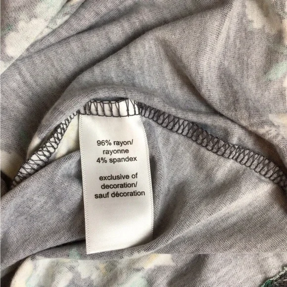 SALE Maurices Blue Relaxed Cut Out‎ Short Sleeve Floral Top Size XL - Picture 4 of 6